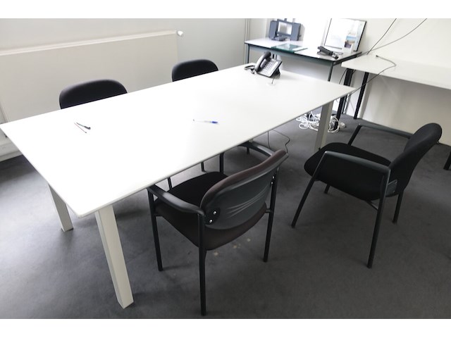 Inhoud vergaderruimte - afbeelding 2 van  4