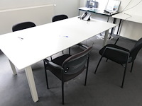 Inhoud vergaderruimte - afbeelding 2 van  4