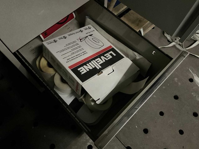 Inhoud voorbereidingsruimte ververij - afbeelding 2 van  10