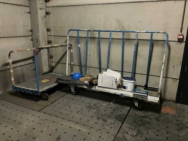 Inhoud voorbereidingsruimte ververij - afbeelding 1 van  10