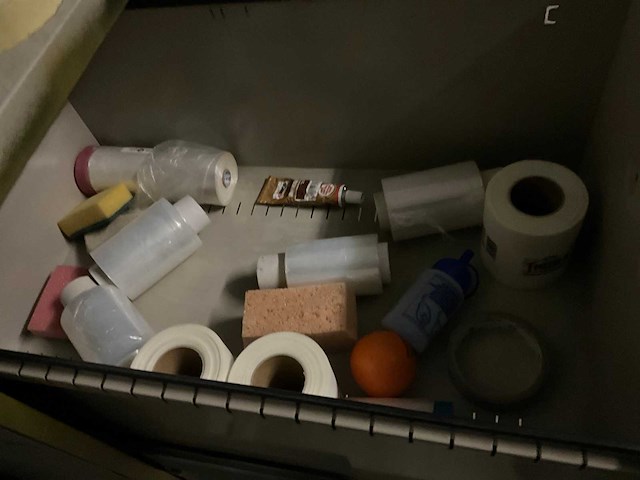 Inhoud voorbereidingsruimte ververij - afbeelding 9 van  10