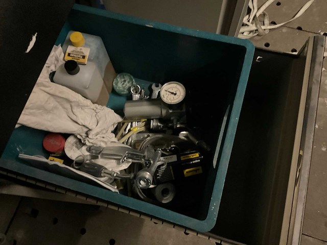 Inhoud voorbereidingsruimte ververij - afbeelding 10 van  10