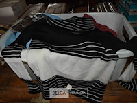 Inhoud wasmand partij div. kledij - afbeelding 3 van  5