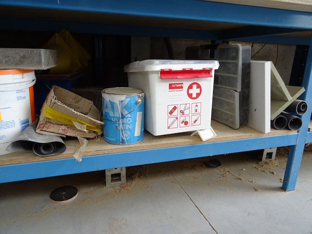 Inhoud werkbank en inhoud kast - afbeelding 3 van  11