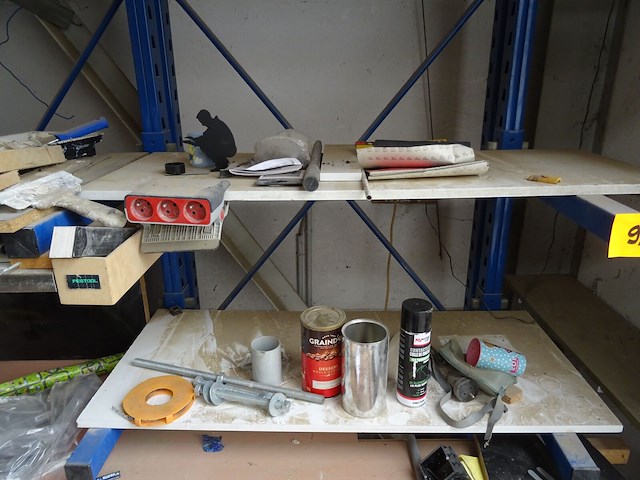 Inhoud werkbank en inhoud kast - afbeelding 10 van  11