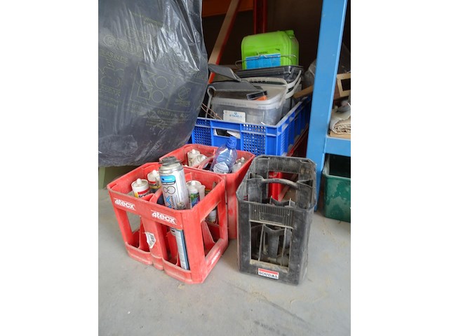 Inhoud werkbank en inhoud kast - afbeelding 11 van  11