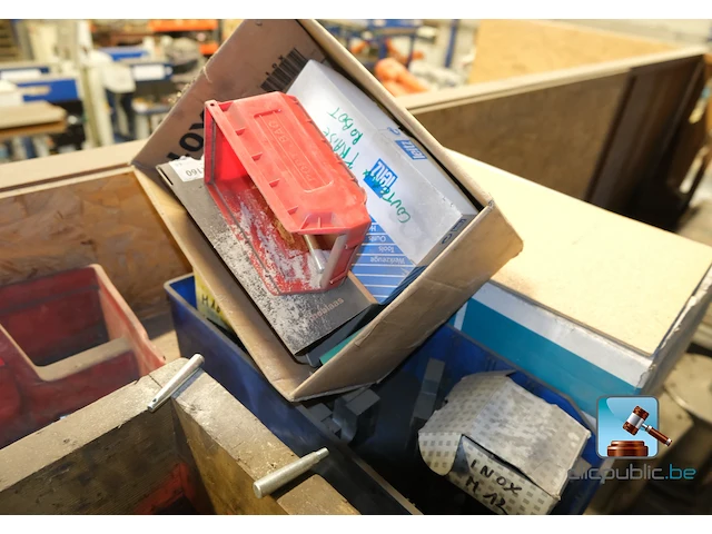Inhoud werkbank - afbeelding 21 van  21