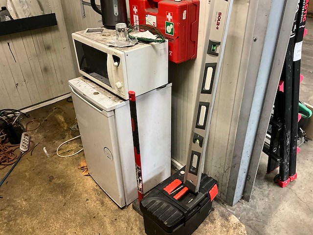 Inhoud werkplaats bureel - afbeelding 4 van  4