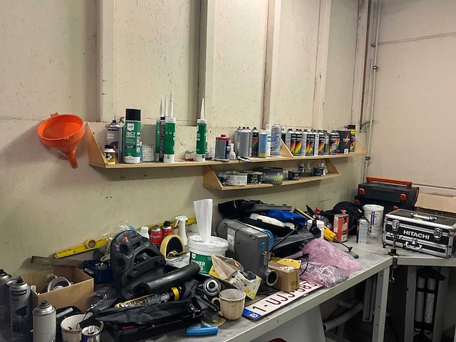 Inhoud werkplaats links - afbeelding 3 van  9