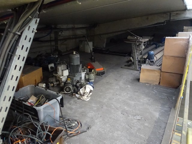 Inhoud zolder - afbeelding 1 van  21