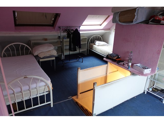 Inhoud zolder - afbeelding 1 van  9