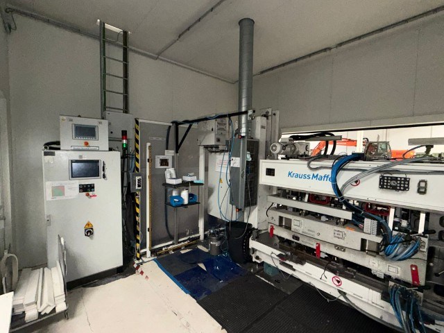 Injection mold tool kraussmaffei - afbeelding 19 van  25