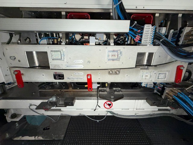 Injection mold tool kraussmaffei - afbeelding 23 van  25