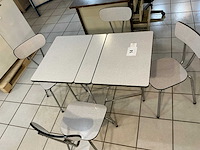 Inklapbare eetkamertafel met 4 stoelen
