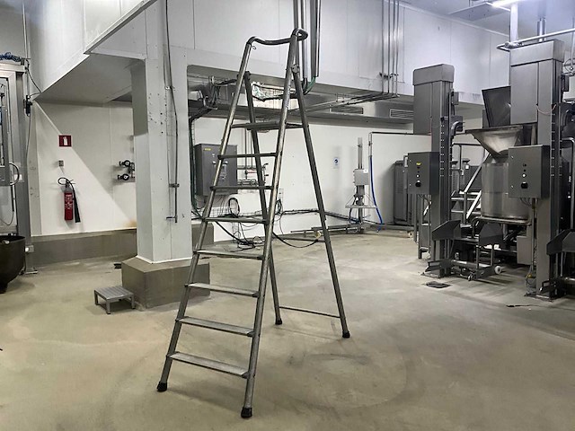 Inklapbare trapladder tubesca - afbeelding 1 van  6