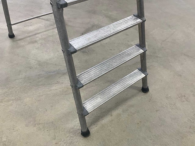 Inklapbare trapladder tubesca - afbeelding 4 van  6
