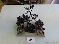 Inktstel met smeedwerk uit bloemen - afbeelding 1 van  6