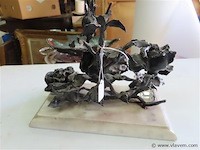 Inktstel met smeedwerk uit bloemen - afbeelding 6 van  6