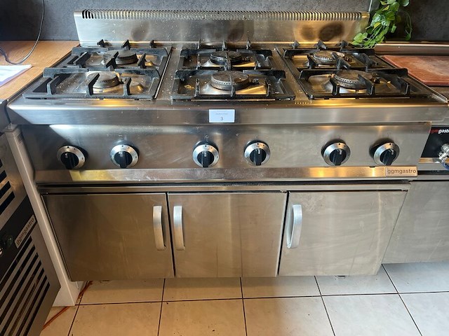 Inox 6 pits gasvuur ggmgastro , inox lage werkbank met 3 deuren (4,10) - afbeelding 2 van  6