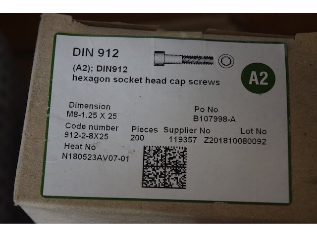 Inox bouten inbus 1,25x25 ca. 3 doosjes - afbeelding 1 van  2