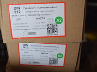 Inox bouten inbus m8x25 ca. 5 doosjes x200st. - afbeelding 1 van  2