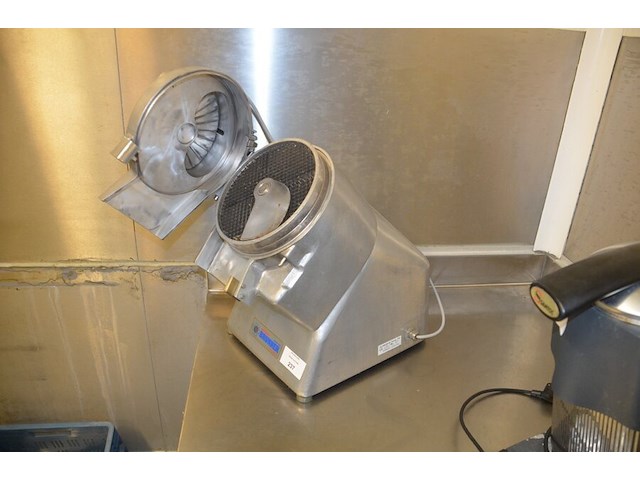 Inox cutter brunner met toebehoren in bak - afbeelding 2 van  7