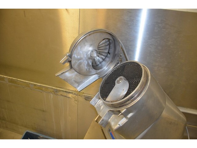 Inox cutter brunner met toebehoren in bak - afbeelding 4 van  7