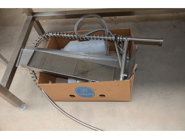 Inox dubbele spoelbak afm. 2x20m x 0,80m , karton met toebehoren - afbeelding 6 van  7