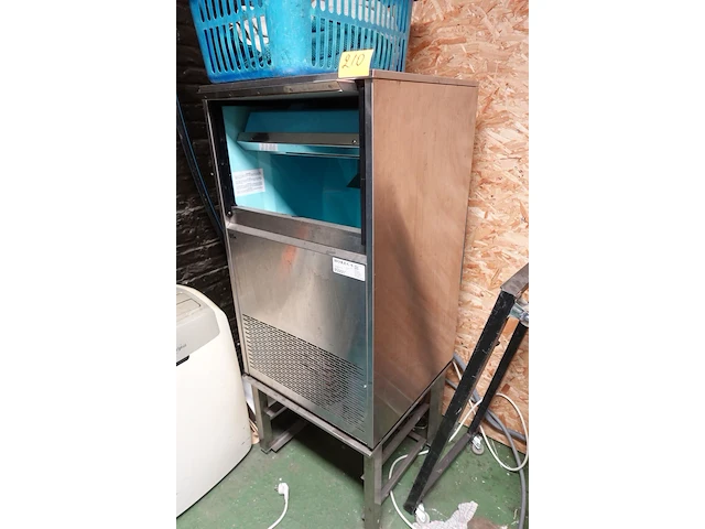 Inox ijsblokmachine - afbeelding 2 van  5
