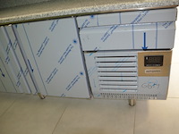 Inox koelwerkbank 3 deuren 1 lade met grijs granieten blad met opzet bainmarie afm. 2,30m lang - afbeelding 5 van  13