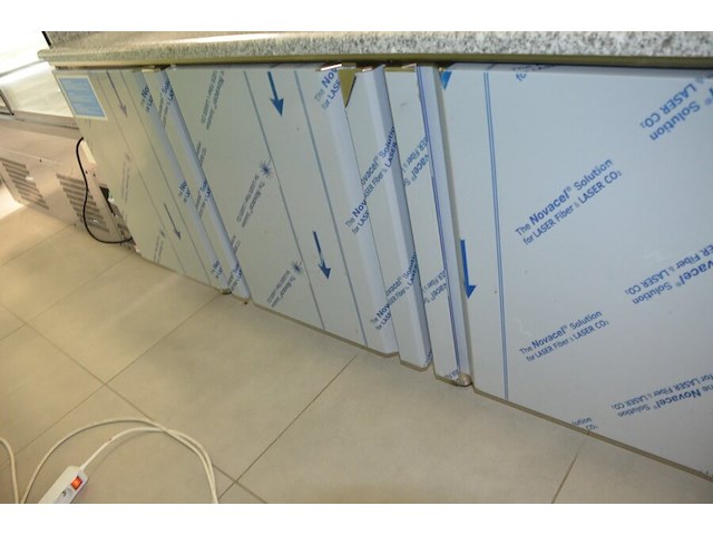 Inox koelwerkbank 3 deuren 1 lade met grijs granieten blad met opzet bainmarie afm. 2,30m lang - afbeelding 6 van  13
