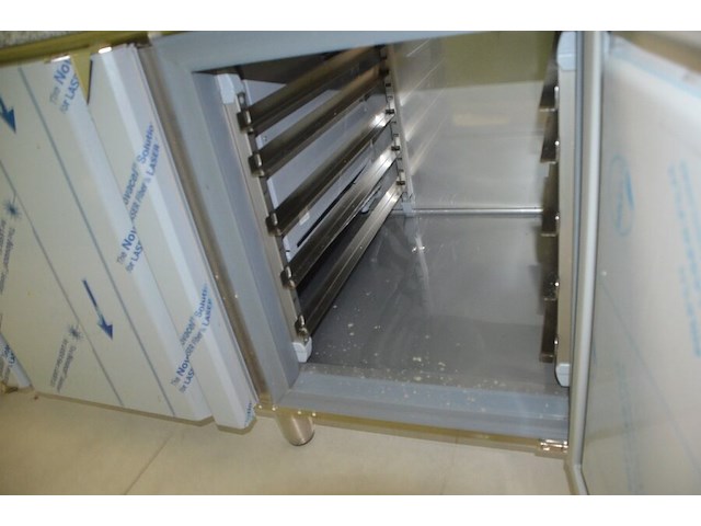 Inox koelwerkbank 3 deuren 1 lade met grijs granieten blad met opzet bainmarie afm. 2,30m lang - afbeelding 8 van  13