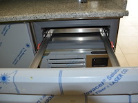 Inox koelwerkbank 3 deuren 1 lade met grijs granieten blad met opzet bainmarie afm. 2,30m lang - afbeelding 9 van  13