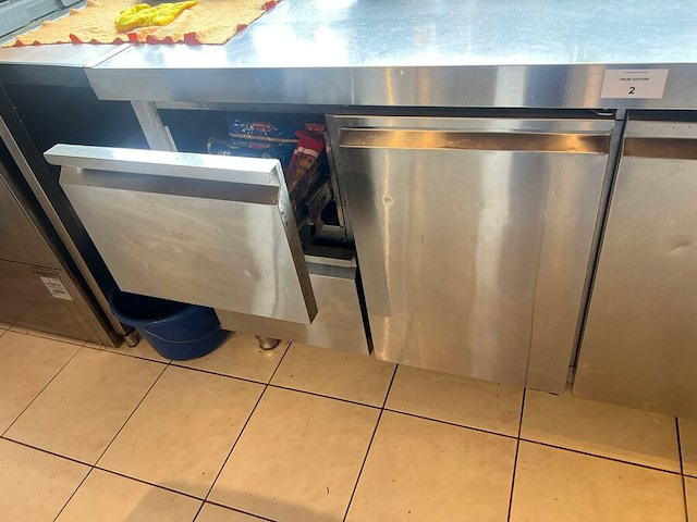 Inox koelwerkbank met 2 deuren en 2 lades ggmgastro (3) - afbeelding 7 van  8