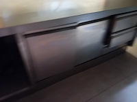 Inox kookeiland met ingebouwde koelkast, 9 leggers 2 deuren rubbens afm. 370x100 met opzet 2 leggers en ingebouwde bordenwarmer (8) - afbeelding 4 van  9