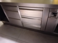 Inox kookeiland met ingebouwde koelkast, 9 leggers 2 deuren rubbens afm. 370x100 met opzet 2 leggers en ingebouwde bordenwarmer (8) - afbeelding 5 van  9