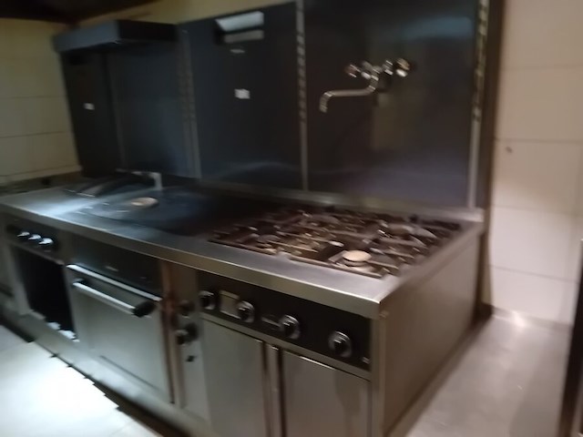 Inox kookwand rubbens bestaande uit gasfornuis 4 branders met oven, elektrische kookplaat, ingebouwde grill, afzuiging, mengkraan afm. 240x80 (5) - afbeelding 2 van  5