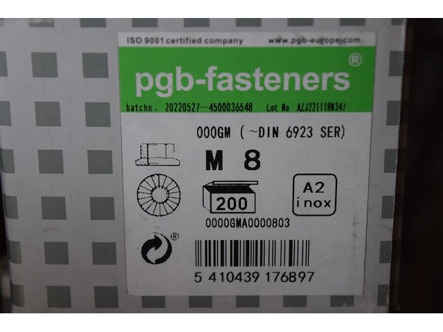Inox moeren m8 ca. 6 doosjes x200st. - afbeelding 2 van  2