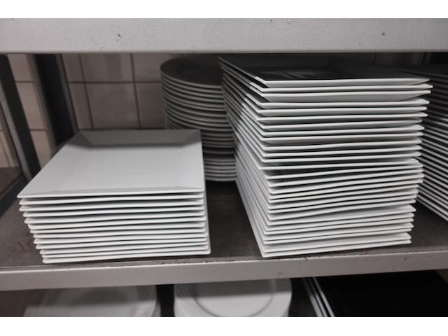 Inox rek + inhoud : borden - afbeelding 5 van  8