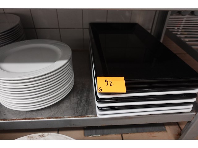 Inox rek + inhoud : borden - afbeelding 7 van  8