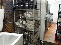 Inox rek + inhoud - afbeelding 1 van  5