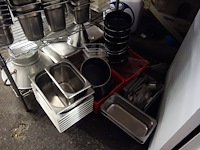 Inox rek + inhoud - afbeelding 2 van  5