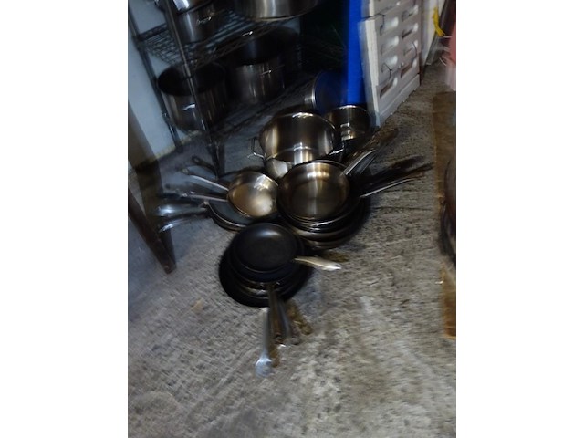 Inox rek + inhoud - afbeelding 1 van  6