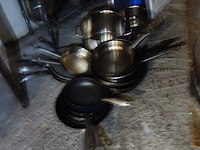 Inox rek + inhoud - afbeelding 1 van  6