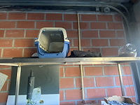 Inox rek met inhoud - afbeelding 2 van  3