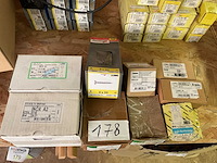 Inox schroeven moeren - afbeelding 1 van  7