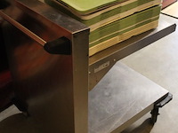 Inox servicewagen met dienbladen - afbeelding 1 van  4