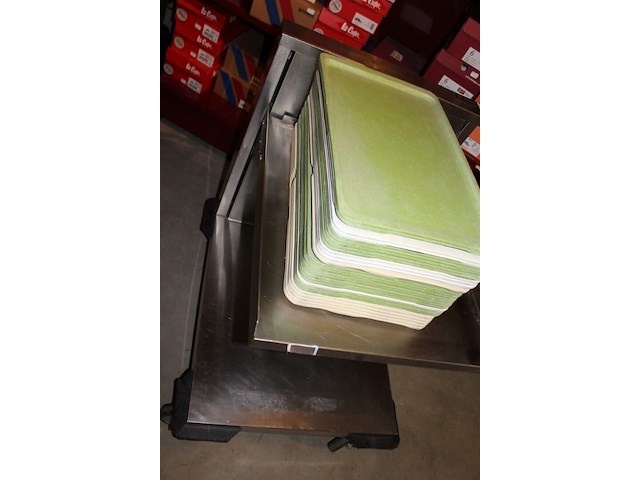 Inox servicewagen met dienbladen - afbeelding 4 van  4