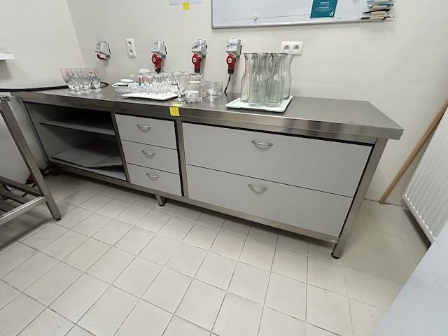 Inox servieskast met lades + inhoud - afbeelding 1 van  3