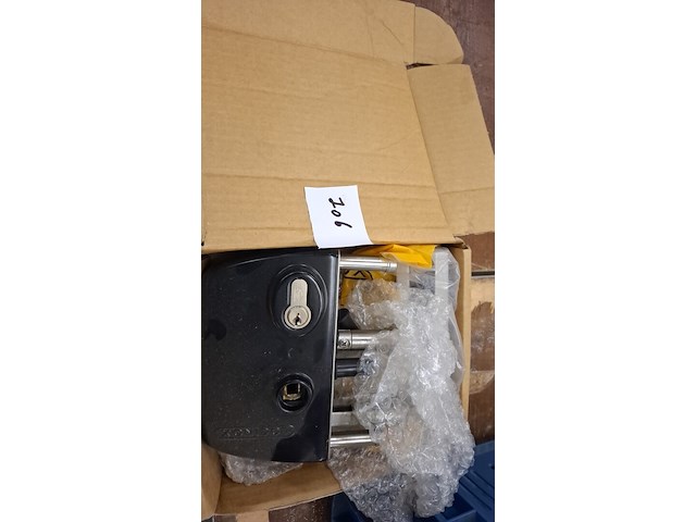 Inox slot voor hek - afbeelding 1 van  2